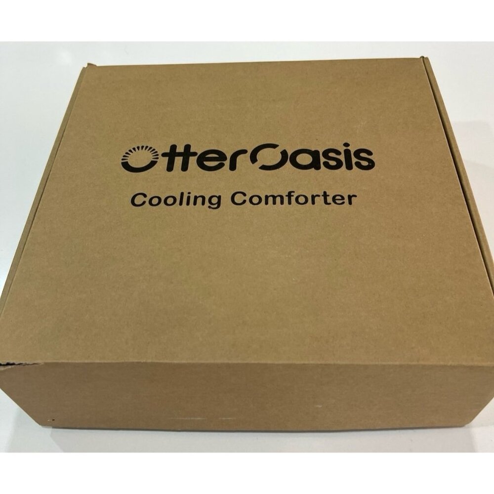 OtterOasis Cooling Comforter, a type of bedding designed for hot sleepers.